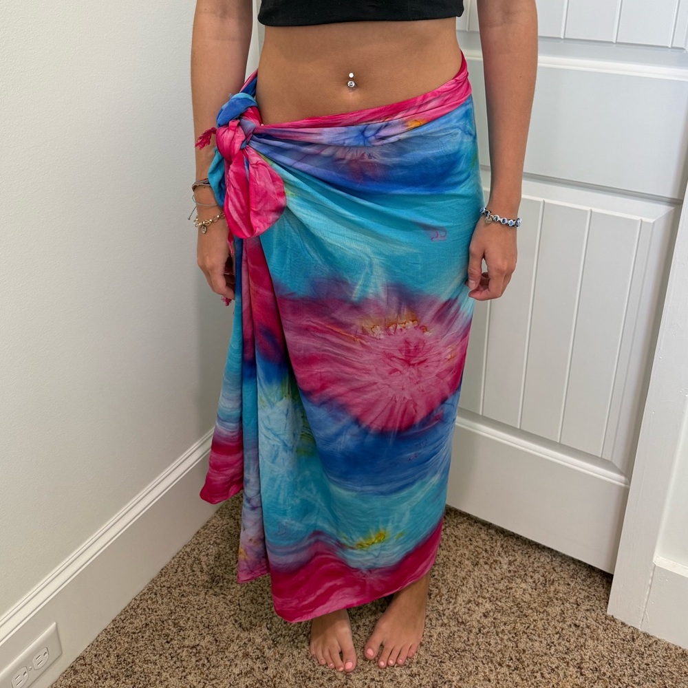 Tie-Dye Sarong Wrap in Pink and Blue